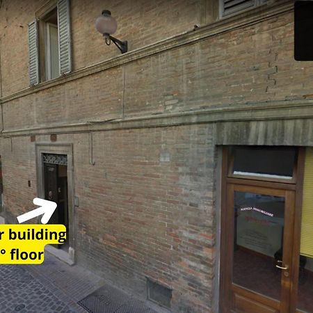 Netflix - Centro Storico Urbino Appartement Buitenkant foto