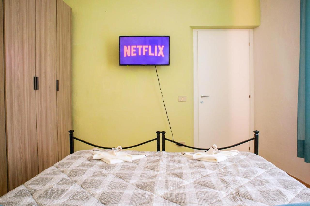 Netflix - Centro Storico Urbino Appartement Buitenkant foto