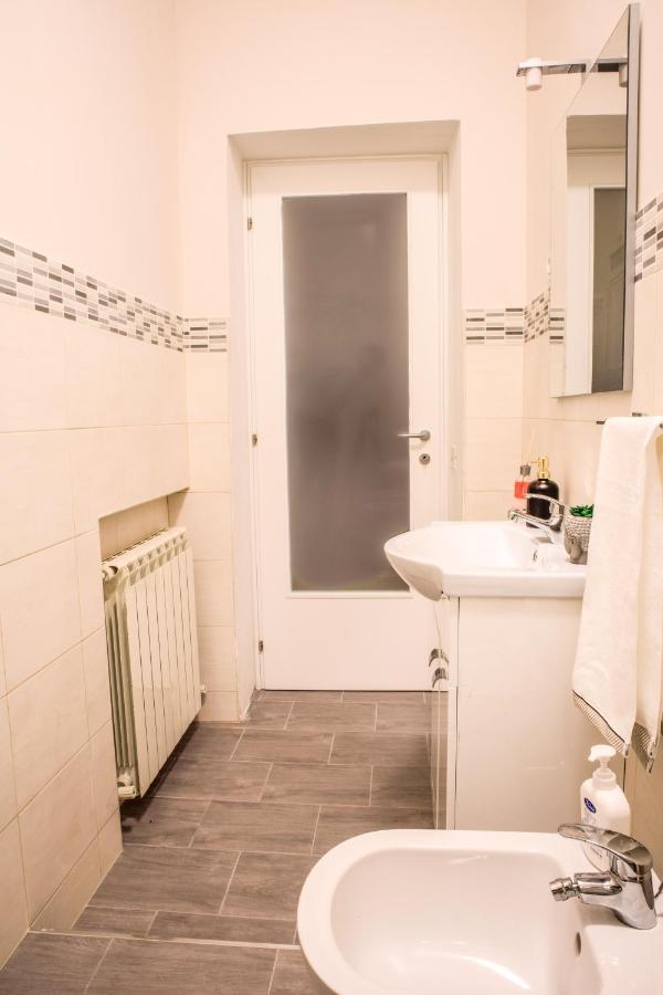 Netflix - Centro Storico Urbino Appartement Buitenkant foto